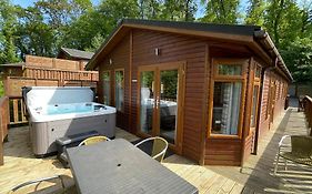 Belvedere Edge Lodge At Finlake Resort & Spa In Devon